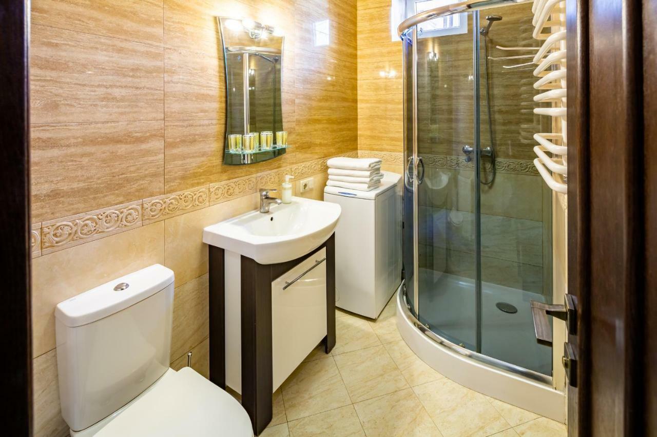 Alfa Apartments Kniazia Romana 11 Liov Exterior foto