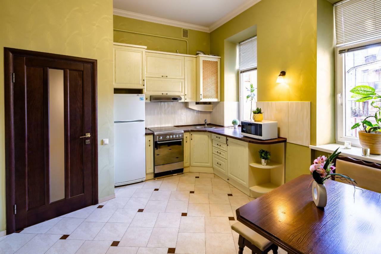 Alfa Apartments Kniazia Romana 11 Liov Exterior foto