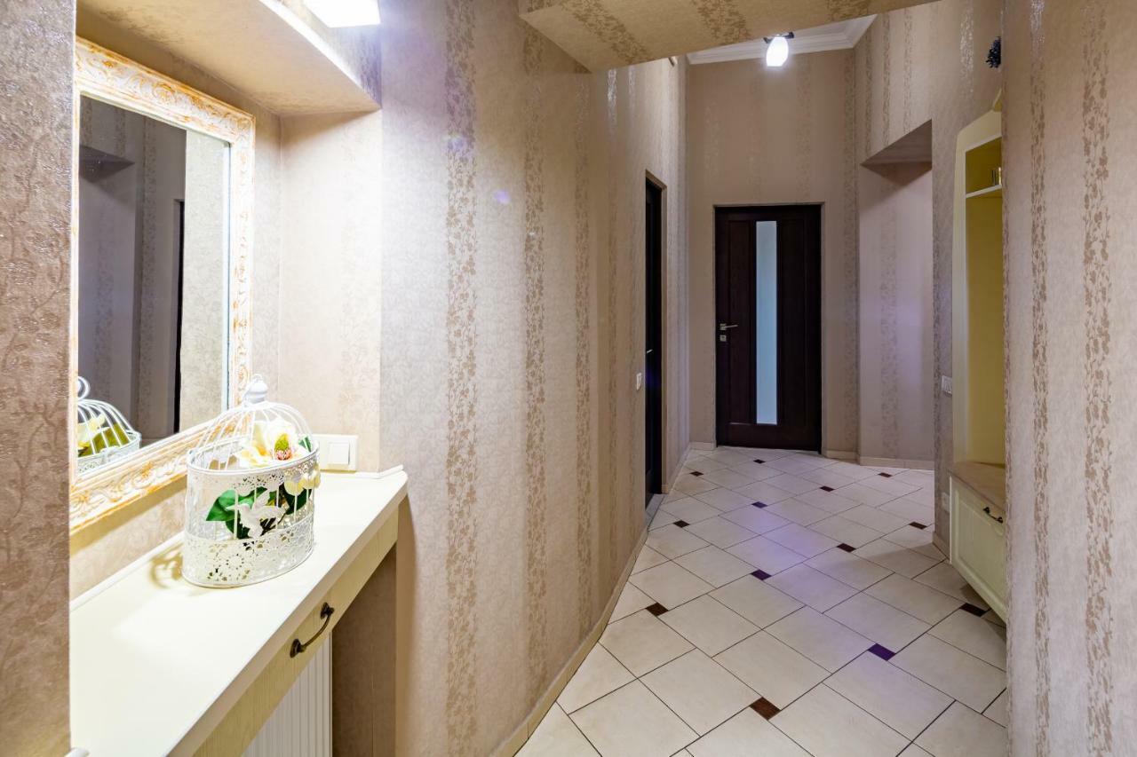 Alfa Apartments Kniazia Romana 11 Liov Exterior foto